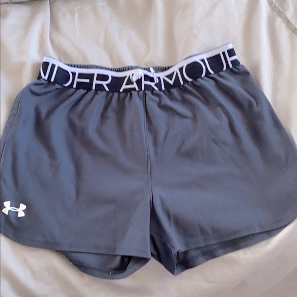 Gray under-amour shorts